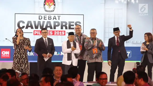 Sandiaga Uno Cium Tangan Ma'ruf Amin