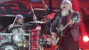 Tampil perdana, Iwan Fals membakar semangat penonton lewat lagu “HIO” pada malam puncak HUT SCTV 36 Xtraordinary di Studio Emtek City, Jakarta, Senin (24/8/2026). (KLY/Budy Santoso)