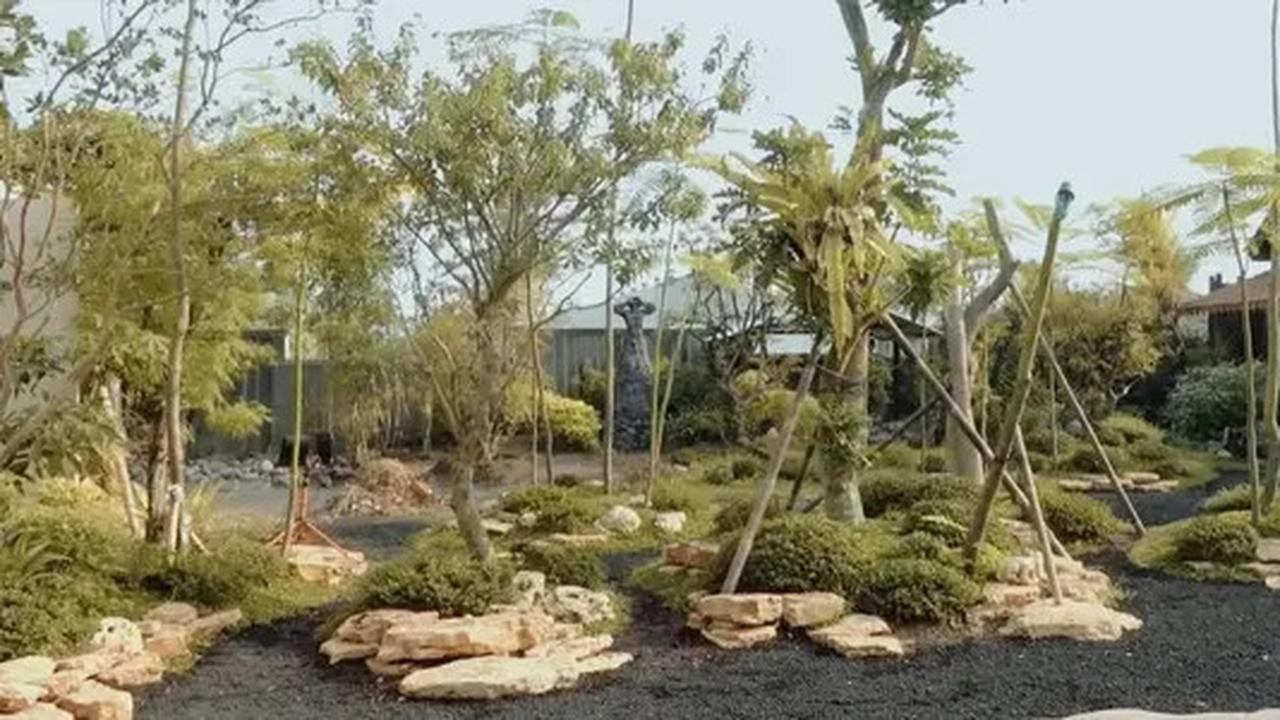Model Kolam di Taman Rumah Soimah yang Luas Banget, Asri dengan Detail Artistik