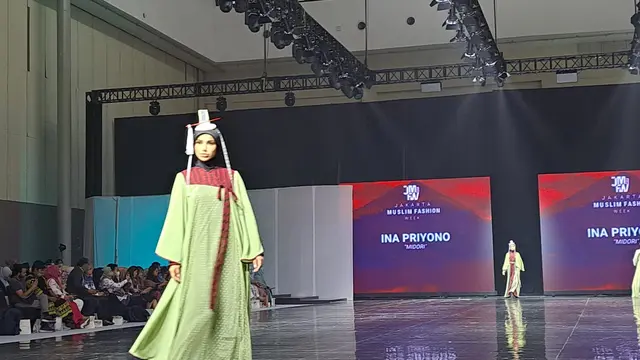 68 Finalis Miss Grand Internasional Tampil Berhijab di Jakarta Muslim Fashion Week 2023