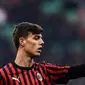 Gelandang AC Milan, Daniel Maldini, jalani debut bersama I Rossoneri pada laga kontra Hellas Verona di San Siro, Minggu (2/2/2020). (AFP/Miguel Medina)