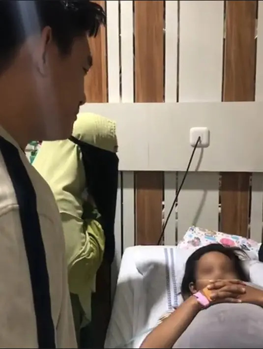 Ivan Seventeen jenguk Audrey