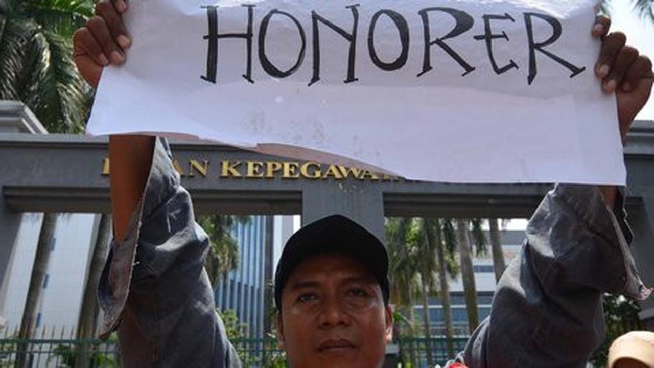 Menteri Yuddy: Pengangkatan honorer kategori 2 jadi PNS mulai 2016