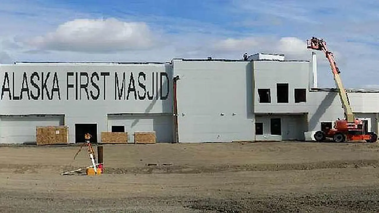 Tengok, Masjid Pertama di Kutub Utara