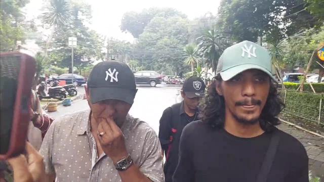 Ayah dan kakak Vadel Badjideh