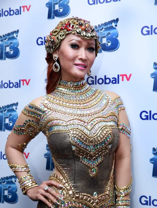 Inul juga beranggapan tidak selayaknya seseorang melakukan operasi plastik karena tidak sesuai kodrat yang diberikan Tuhan. (Deki Prayoga/Bintang.com)