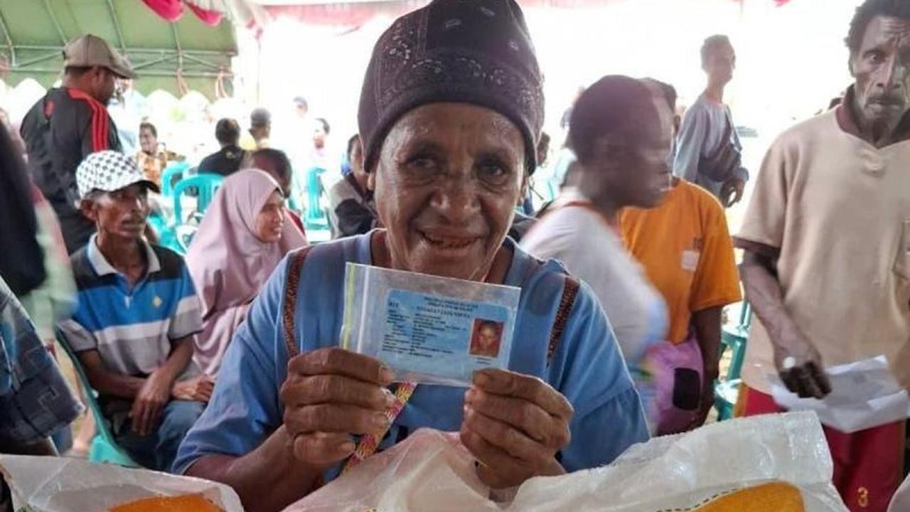Fakta Unik: Realisasi Bantuan Pangan Beras Bulog Capai 99,29 Persen, Apa Artinya Bagi Jutaan Penerima?