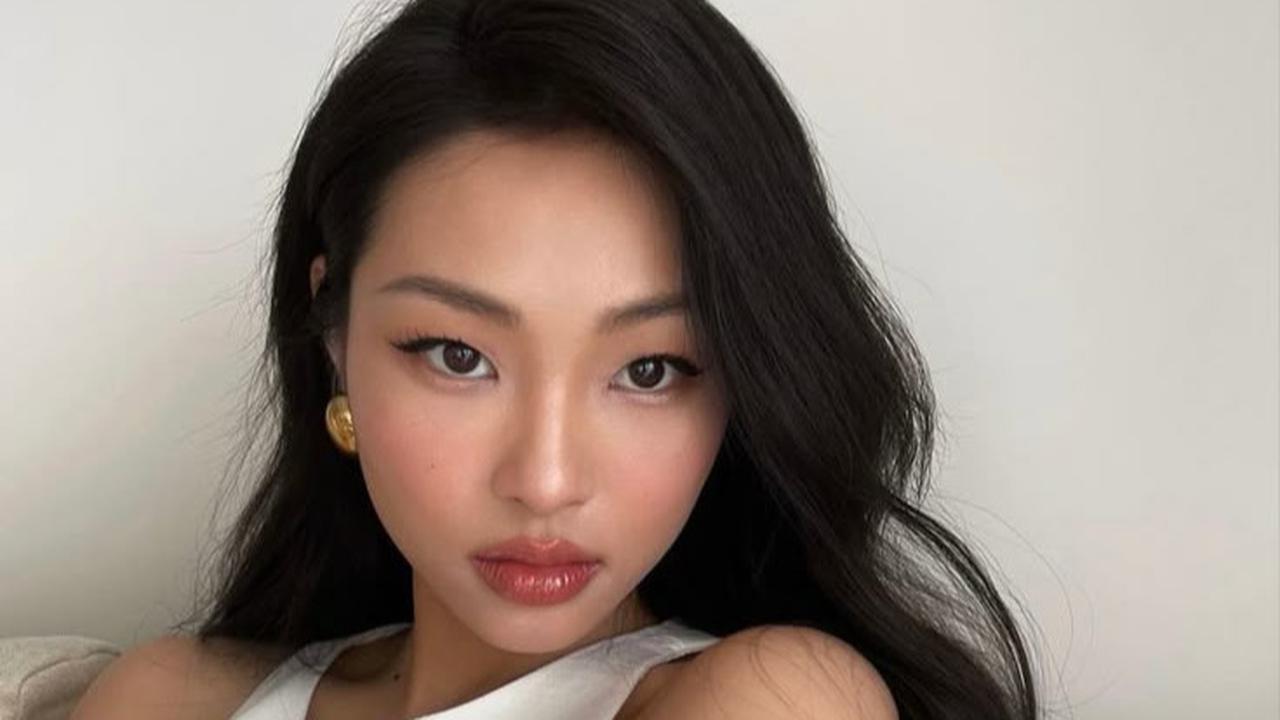 Ilustrasi Makeup Ala Jepang yang Simple (©Pinterest)