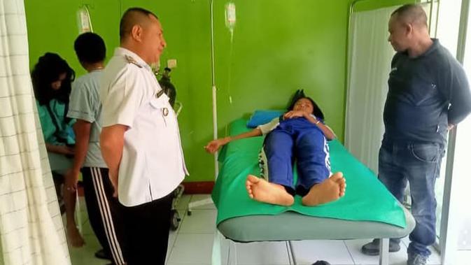 Ratusan Siswa SMA Keracunan MBG di NTT, Diduga Berasal dari Daging Ayam yang Tak Matang