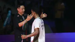 Pada babak final besok, peringkat 18 dunia ini akan berhadapan dengan pebulutangkis peringkat ke-44 dunia dari Thailand, Panitchaphon Teeraratsakul yang diluar dugaan mengalahkan Loh Kean Yew pebulutangkis Singapura terakhir yang bertahan di Indonesia Masters. (Bola.com/M Iqbal Ichsan)