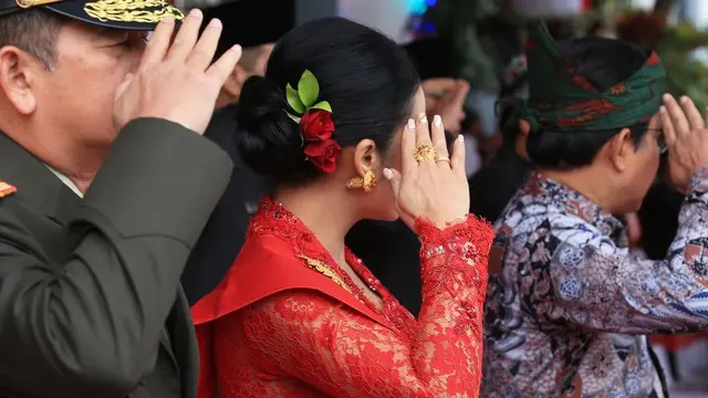 Krisdayanti berkebaya merah (Instagram/krisdayantilemos)