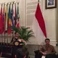 Menteri Luar Negeri RI Retno Marsudi saat menyampaikan pencapaian diplomasi politik luar negeri selama tiga tahun pemerintahan Presiden Joko Widodo (Liputan6.com/Teddy Tri Setio Berty)