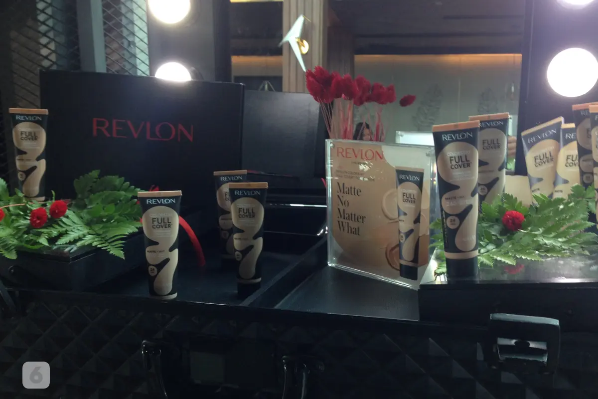 Lebih Percaya Diri dengan Makeup Flawless dan Full Cover Foundation