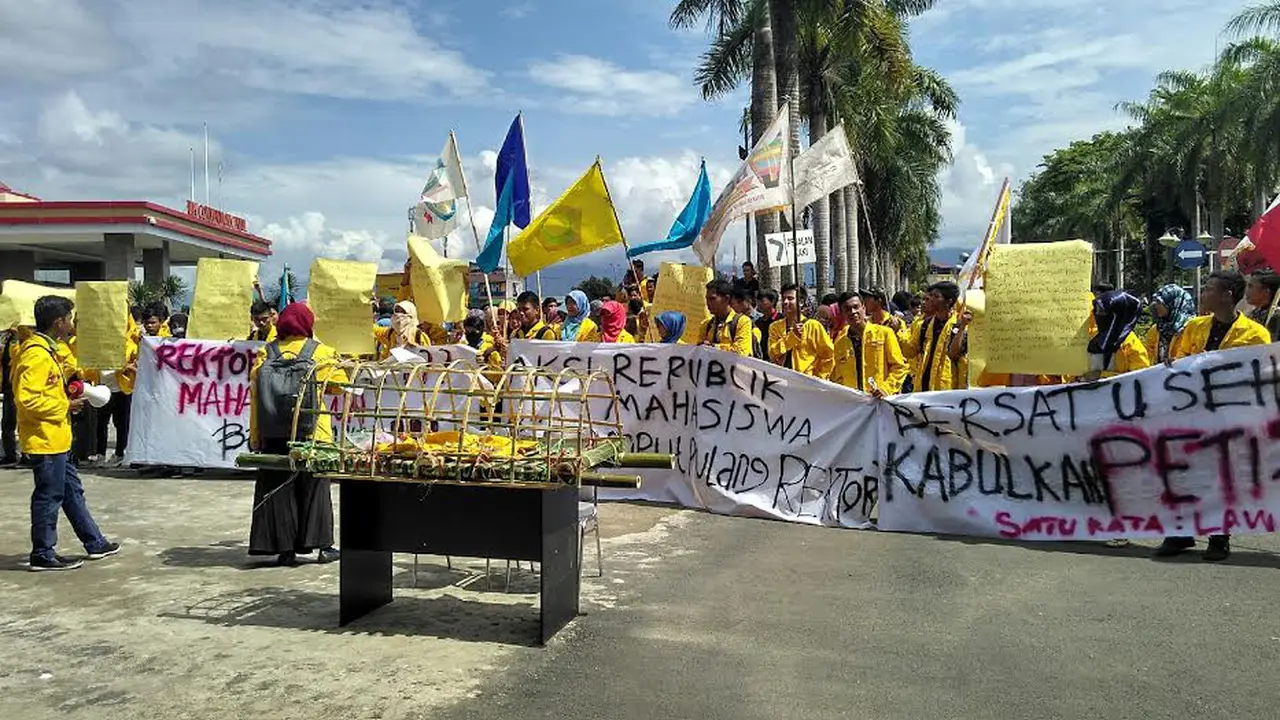 20151114-Dilarang Berdemo-Mahasiswa UPI YPTK Padang-Sumbar