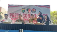 Polres Bandara Soekarno-Hatta (Soetta) mengungkap kasus dodos koper penumpang pesawat. Lima orang telah ditetapkan sebagai tersangka. (Liputan6.com/Pramita Tristiawati)