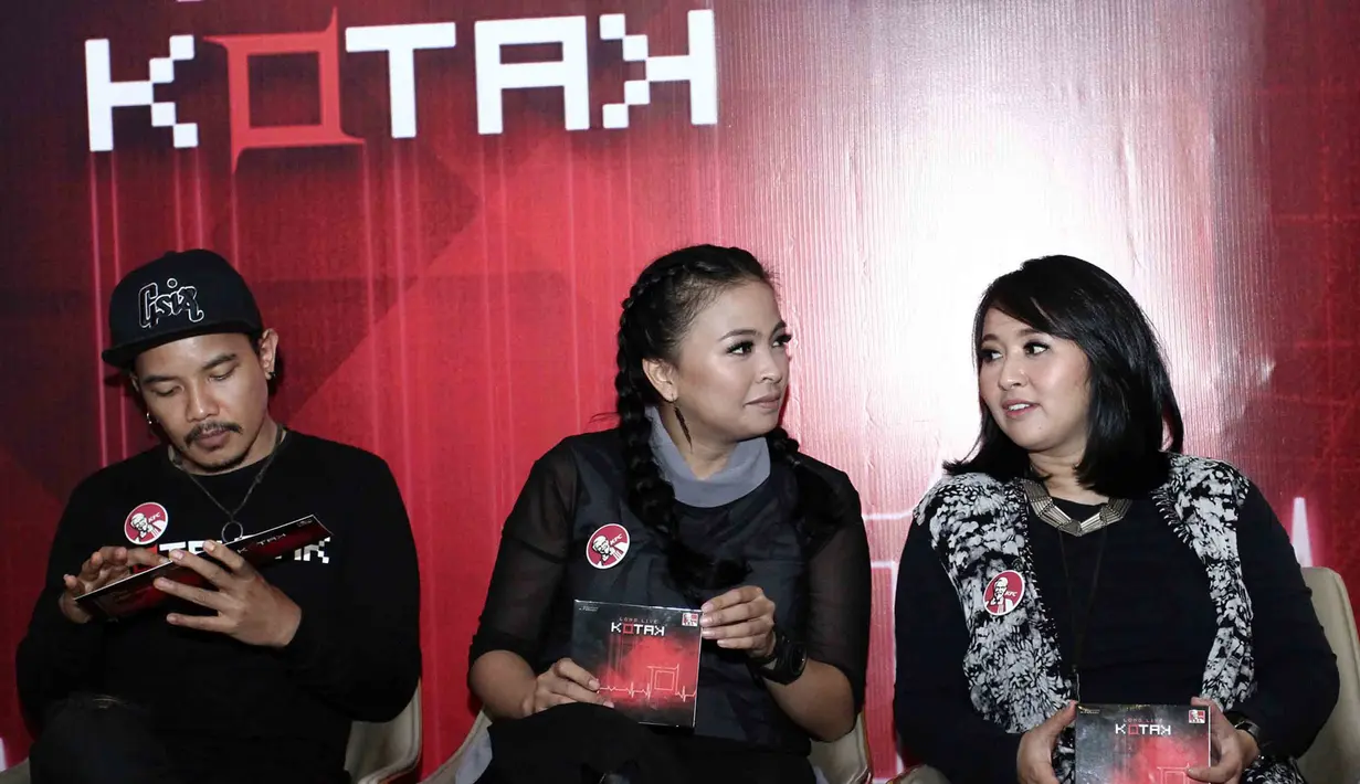 Di 11 lagu yang terdapat dalam album ini, Kotak juga menuturkan telah melakukan banyak treatment. Ketiga personilnya pun mengatakan album ke-7nya ini menjadi album yang terbaik. (Deki Prayoga/Bintang.com)