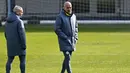 Pelatih Manchester City, Pep Guardiola mengatakan meskipun peluang menang di Santiago Bernabeu sangat kecil, namun ia memastikan timnya tetap berkomitmen berjuang keras demi meraih kemenangan. (Paul ELLIS/AFP)