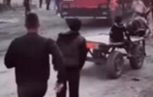 Momen Pilu Warga di Gaza Berebut Bantuan dari Truk Makanan yang Dilarang Berhenti