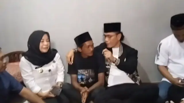Gus Miftah Temui Penjual Es Teh