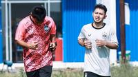 Gelandang anyar PSIS Semarang, Gian Zola Nasrullah, akhirnya bergabung dengan sesi latihan Mahesa Jenar. Pemain berusia 24 tahun ini sempat mengeluhkan cuaca panas saat beradaptasi. (DOK PSIS)