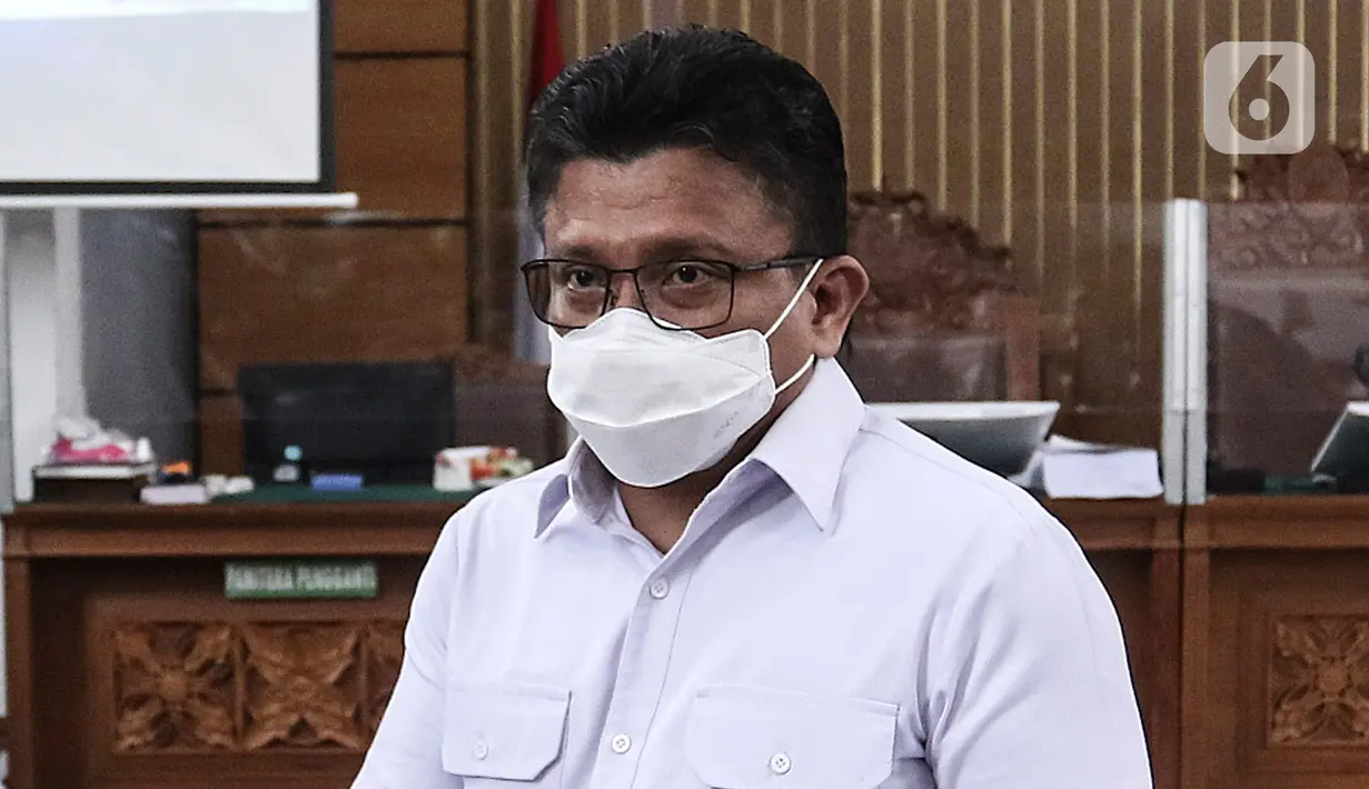 Terdakwa Ferdy Sambo usai menjalani sidang lanjutan pembacaan tuntutan oleh Jaksa Penuntut Umum kasus pembunuhan berencana terhadap Brigadir Nopriansyah Yosua Hutabarat di Pengadilan Negeri Jakarta Selatan, Jakarta, Selasa (17/1/2023). Sambo juga merusak barang bukti elektronik terkait pembunuhan Yosua. (Liputan6.com/JohanTallo)
