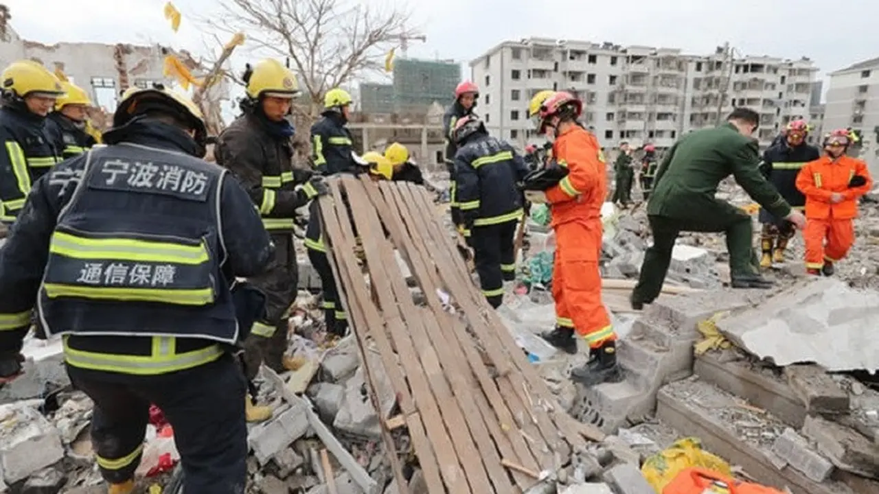 Ledakan besar mengguncang kota pelabuhan Ningbo di timur provinsi Zhejiang, China