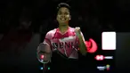 Indonesia memastikan 4 tempat di babak 16 besar tunggal putra Indonesia Masters 2023. Hasil tu didapat setelah 4 dari 5 pemain tunggal putra yang turun di babak 32 besar mampu mengalahkan lawan-lawanya, Rabu (25/1/2023) di Istora Gelora Bung Karno Senayan, Jakarta. Satu-satunya kekalahan di derita Christian Adinata setelah menyerah dari wakil Jepang, Kenta Nishimoto. Berikut keempat tunggal putra Indonesia yang lolos ke babak 16 besar. (Bola.com/Bagaskara Lazuardi)