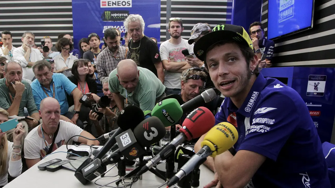 Rossi Sesali Manuvernya Kontra Marquez di Sepang 