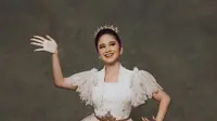 5 Rekomendasi Kebaya Brokat Lengan Pendek ala Selebriti, dari Tissa Biani hingga Rosiana Dewi