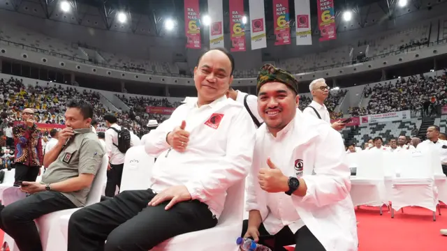 Ketua Relawan Desa Indonesia Maju (RDIM), Fikri El-Aziz bersama Ketua Umum Relawan Projo Budi Arie Setiadi (Istimewa)