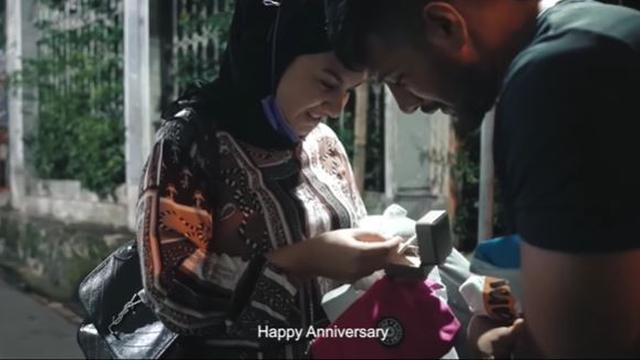 7 Momen Ultah Pernikahan Irish Bella dan Ammar Zoni, Undang Pedagang Bakso