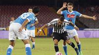 Napoli saat menghadapi Juventus (CARLO HERMANN / AFP)