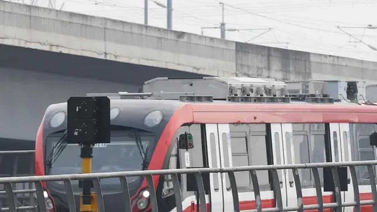 Moda transportasi umum menuju Stasiun LRT (Light Rail Transit) di Kelurahan Jatimulya, Kecamatan Tambun Selatan, Kabupaten Bekasi akan segera disiapkan pemerintah daerah.