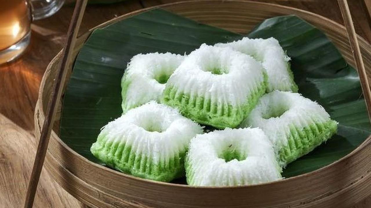 <b>Putu Ayu Pandan</b><br>