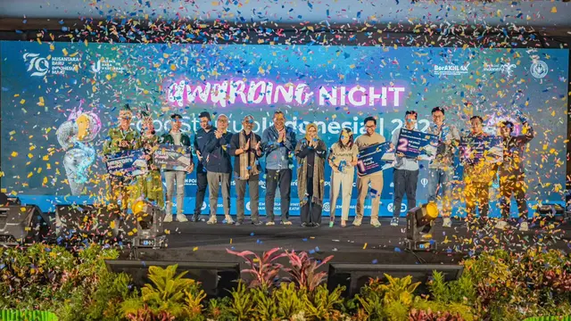 Para pemenang ajang Food Startup Indonesia 2024 Kemenparekraf / Baparekraf RI nampak ceria dalam acara yang cukup meriah, setelah menerima penghargaan dari pemerintah. (Liputan6.com/Jayadi Supriadin)