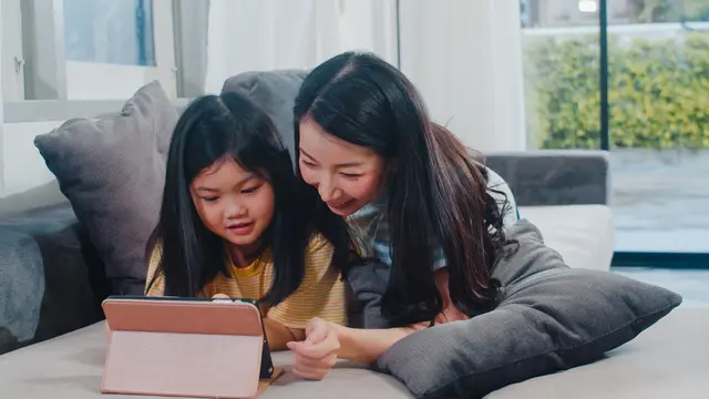 keluarga september digital parenting