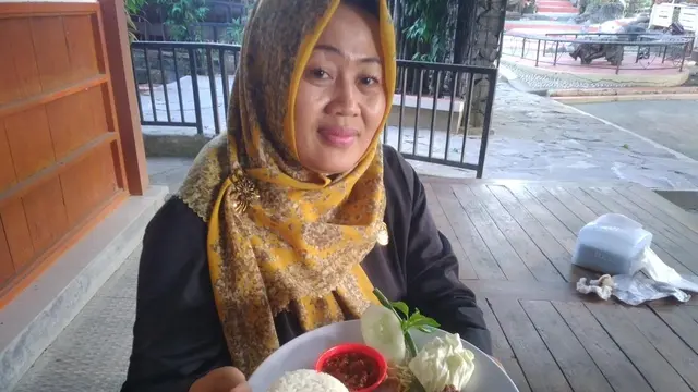 Warung Makan Terapi Ikan