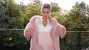 "Khloe kini mulai merasa khawatir dengan proses melahirkan. Ia takut hal itu akan terlalu menyakitkan dan dia tak bisa menanggungnya," ujar sumber (instagram/khloekardashian)