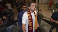 Henrikh Mkhitaryan resmi bergabung dengan AS Roma. (Twitter AS Roma)