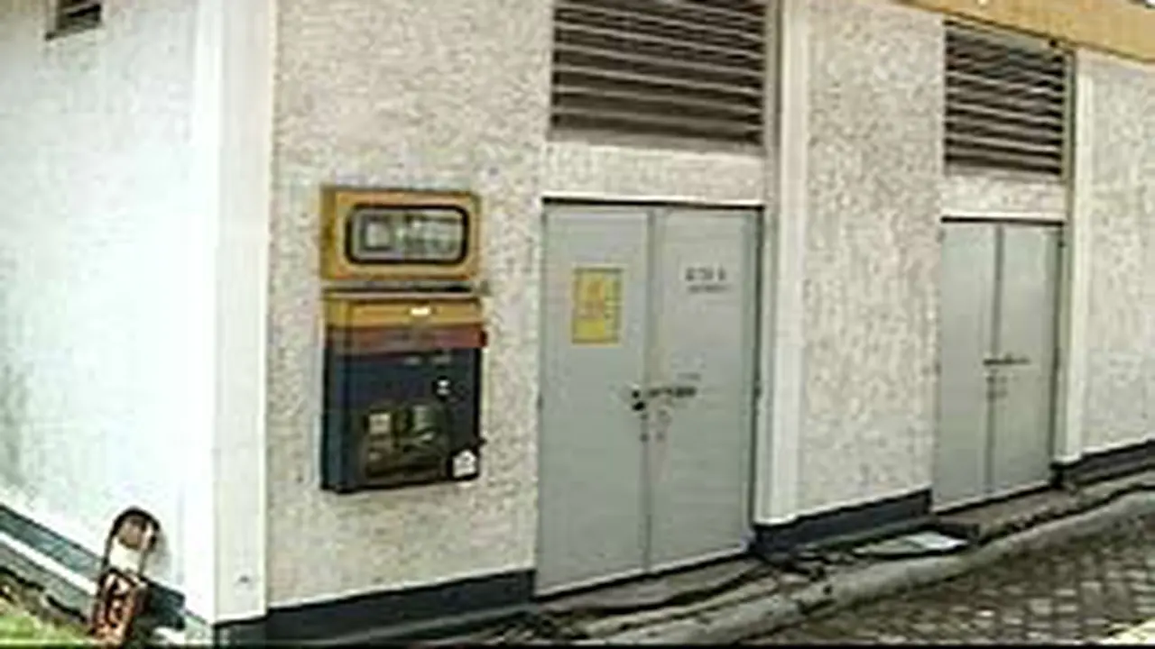 030302cListrikPadang.jpg