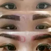 Niatnya sih pengin terlihat sempurna, tapi bukannya cantik, setelah sulam alis wanita ini malah mengalami hal yang mengerikan. (Foto: Stomp.straitstimes.com)