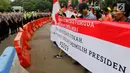 Aliansi Mahasiswa dan Pemuda Relawan Cinta NKRI melakukan demo di depan Istana Negara, Jakarta, Rabu (7/11). Demo ini di lakukan terkait pidato Prabowo Subianto di Boyolali beberapa waktu lalu. (Liputan6.com/JohanTallo)