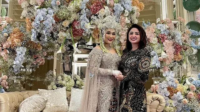 Potret 7 Seleb di Pernikahan Adik Ayu Ting Ting, Curi Perhatian