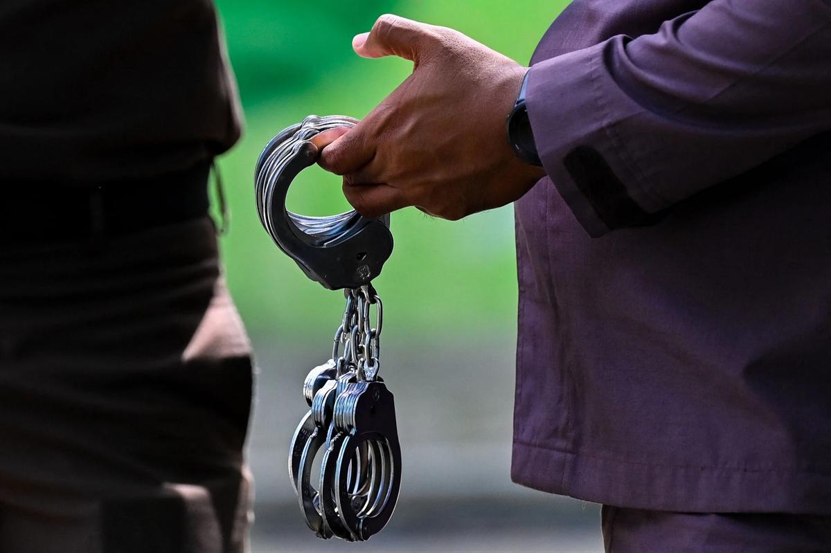 FOTO: Eksekusi Hukuman Cambuk terhadap  Pelanggar Syariat Digelar di Banda Aceh