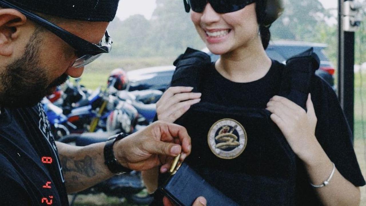 Selain karena aktingnya yang memukau, Asha Assuncao juga banyak diidolakan karena keberaniannya untuk selalu menjadi diri sendiri. Ia tampil percaya diri apa adanya dalam setiap unggahannya.<br>