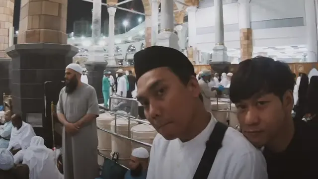 Qibil dan Dipa Changcuters saat Band Mereka Umrah