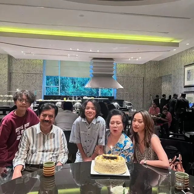 7 Momen Ulang Tahun Ibunda Bunga Citra Lestari, Sosok Tiko Aryawardhana Jadi Sorotan