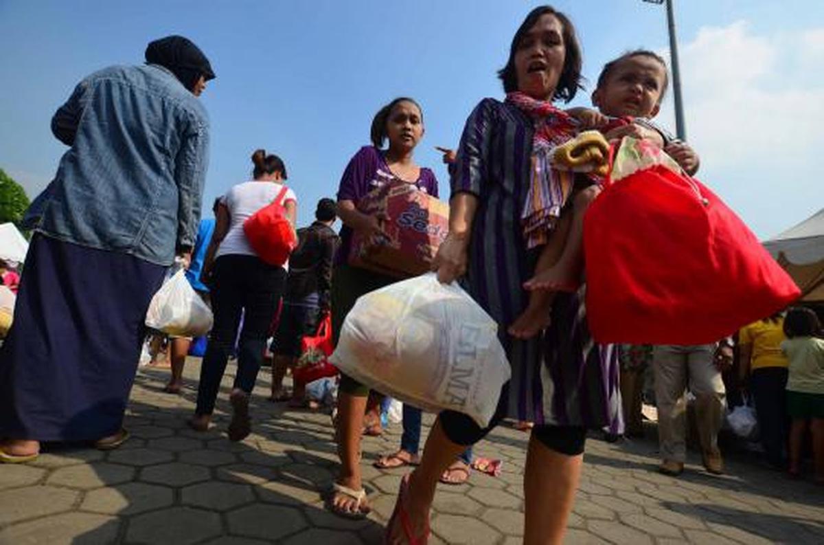 Jelang puasa, warga serbu sembako murah
