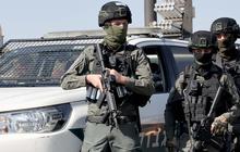 Biadab! Polisi Israel Hajar & Pukuli Pria Palestina di Depan Anaknya Sendiri