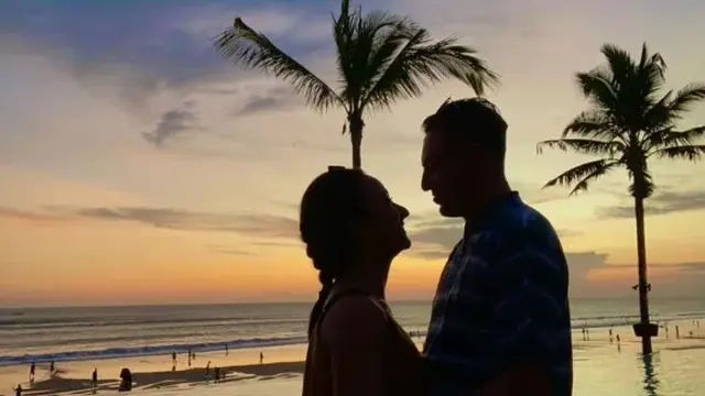 6 Potret Naomi Zaskia dan Dylan Carr Liburan Bareng di Labuan Bajo, Tampil Mesra